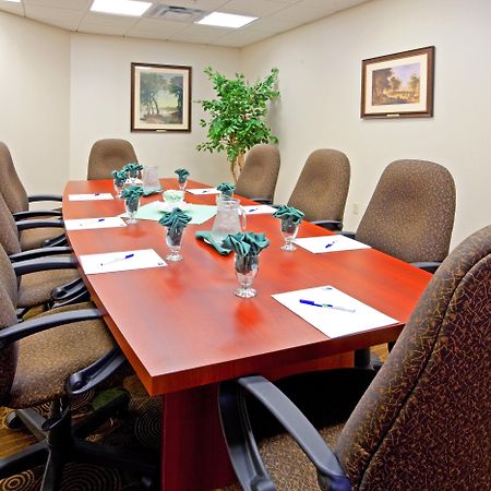 Holiday Inn Express & Suites Albany Airport Area - Latham By Ihg Экстерьер фото