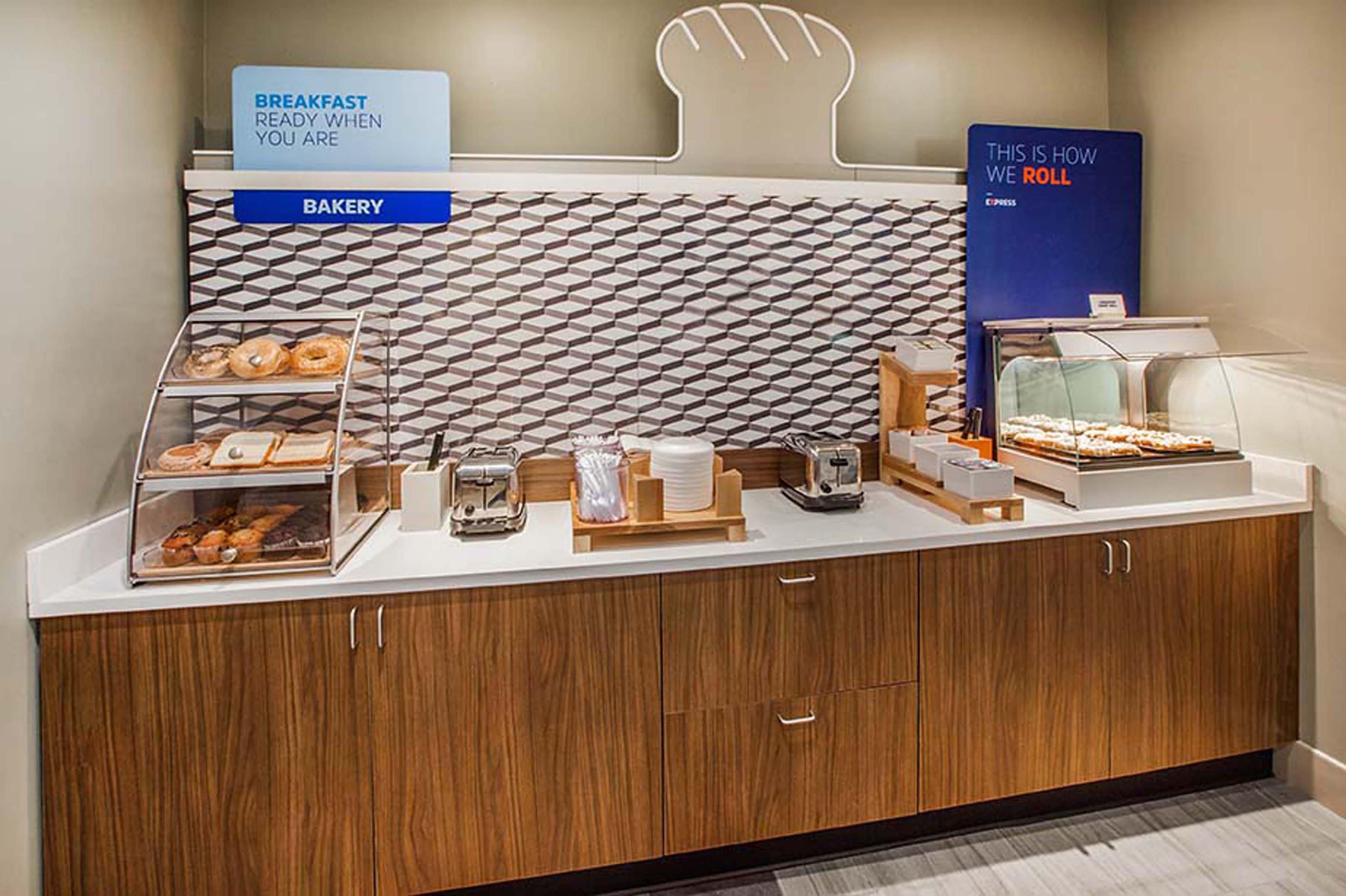 Holiday Inn Express & Suites Albany Airport Area - Latham By Ihg Экстерьер фото