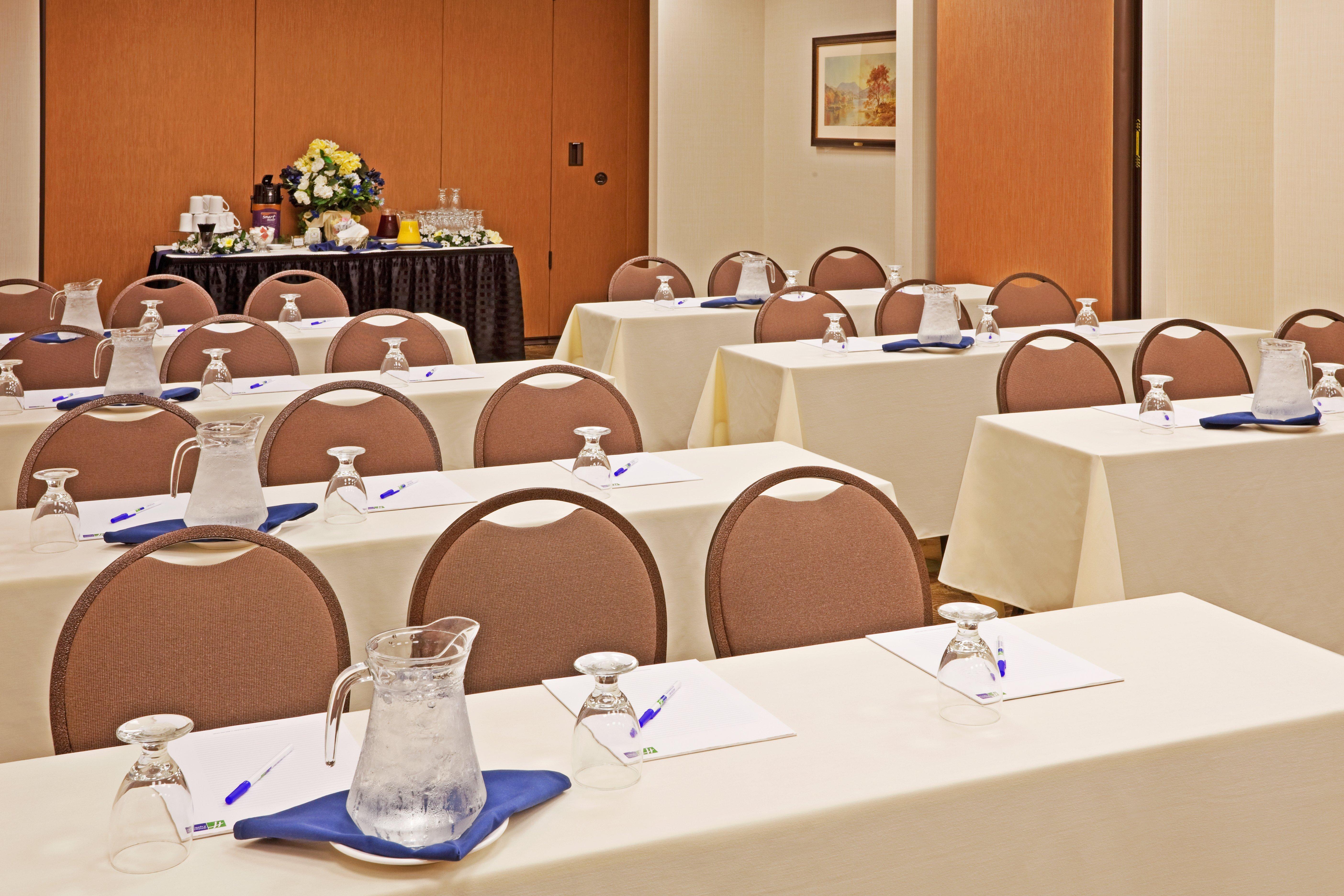 Holiday Inn Express & Suites Albany Airport Area - Latham By Ihg Экстерьер фото