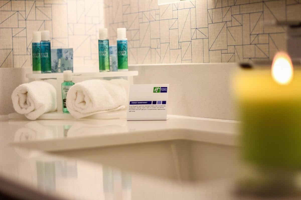 Holiday Inn Express & Suites Albany Airport Area - Latham By Ihg Экстерьер фото