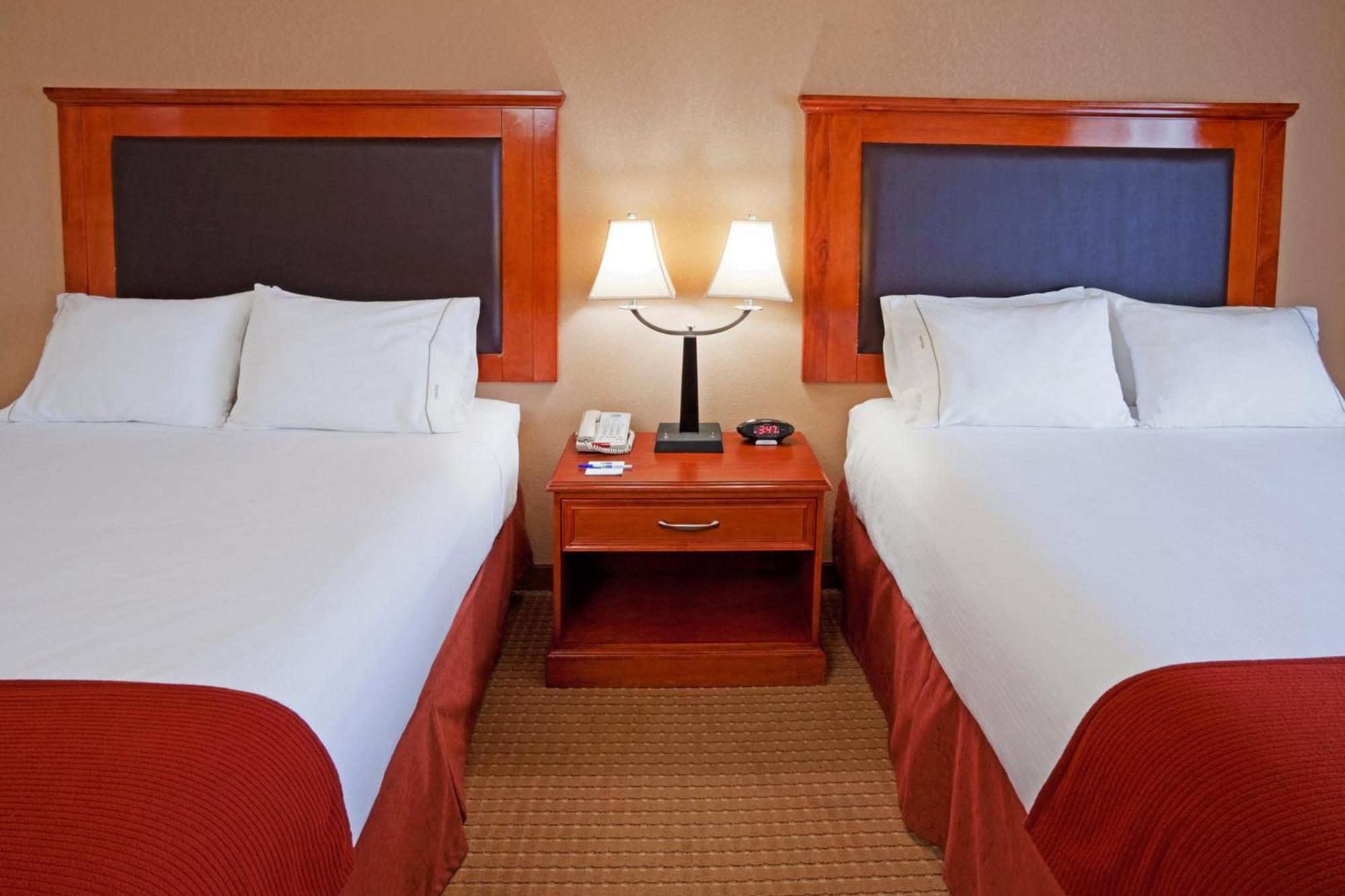 Holiday Inn Express & Suites Albany Airport Area - Latham By Ihg Экстерьер фото