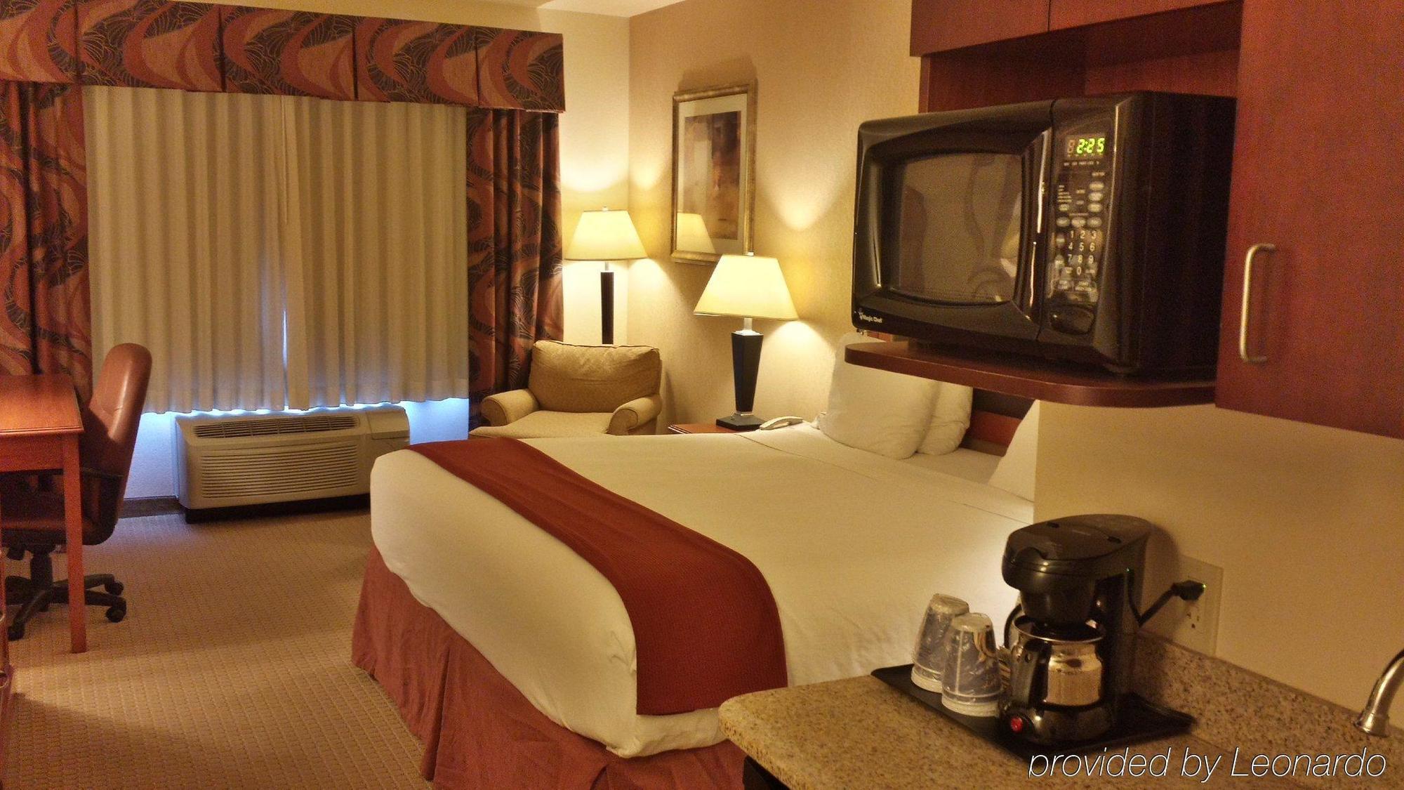 Holiday Inn Express & Suites Albany Airport Area - Latham By Ihg Экстерьер фото