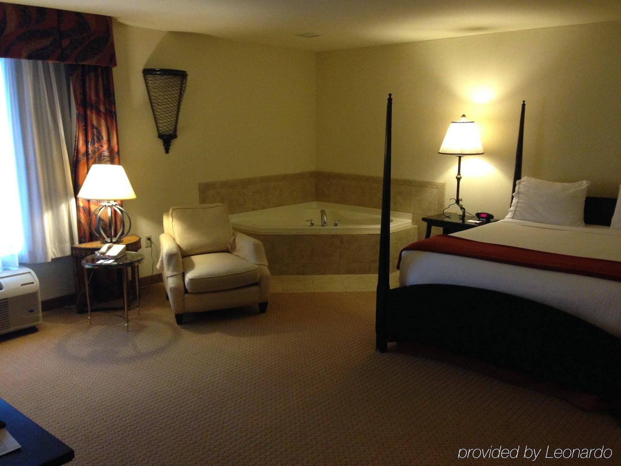 Holiday Inn Express & Suites Albany Airport Area - Latham By Ihg Экстерьер фото
