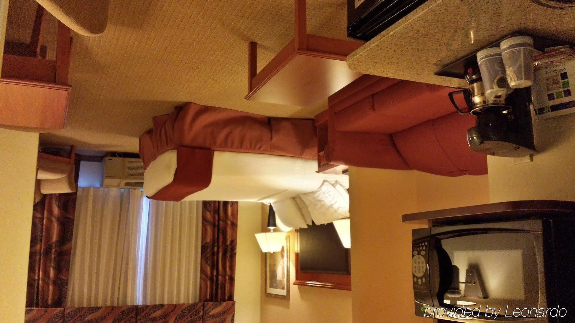 Holiday Inn Express & Suites Albany Airport Area - Latham By Ihg Экстерьер фото